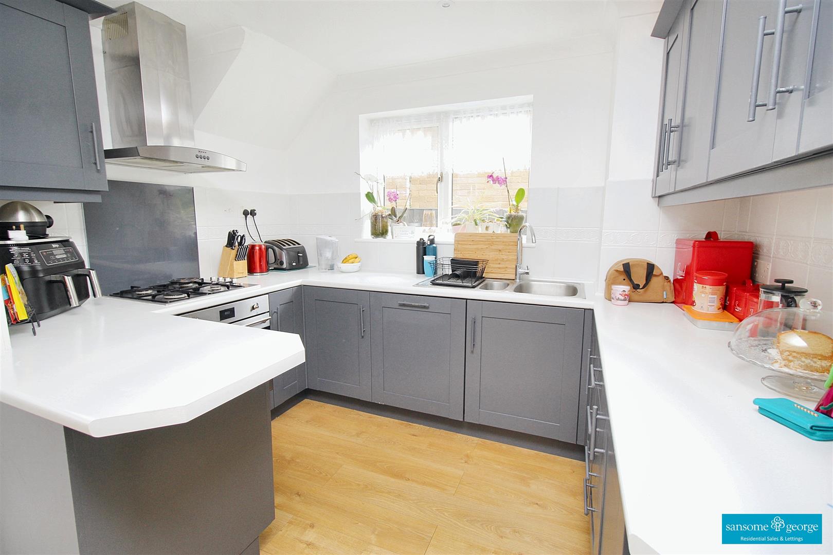 3 bed property in Fircroft Close, Reading